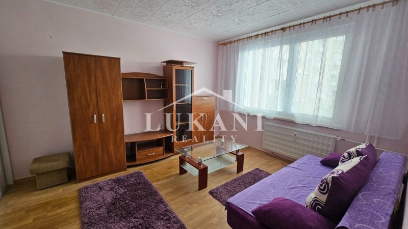 1 izbový Byt Sala7.jpg