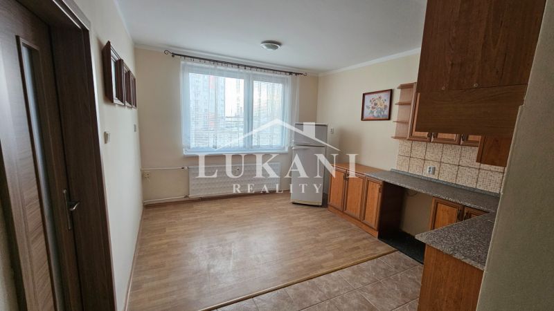 1 izbový Byt Sala6.jpg